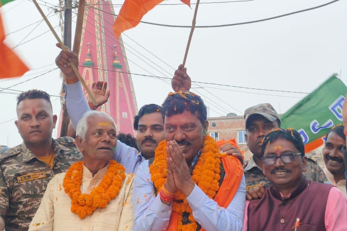 बड़कागांव के नवनिर्वाचित विधायक रोशन लाल चौधरी के विजय जुलूस पर पथराव, स्थिति नियंत्रण में