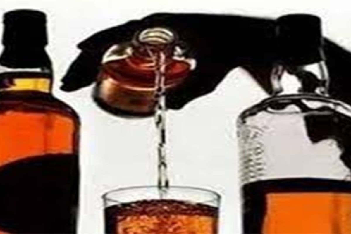 West Bengal News : अब बंगाल में शराब पीने वालों पर लगेगा जुर्माना, जानें क्या है कारण