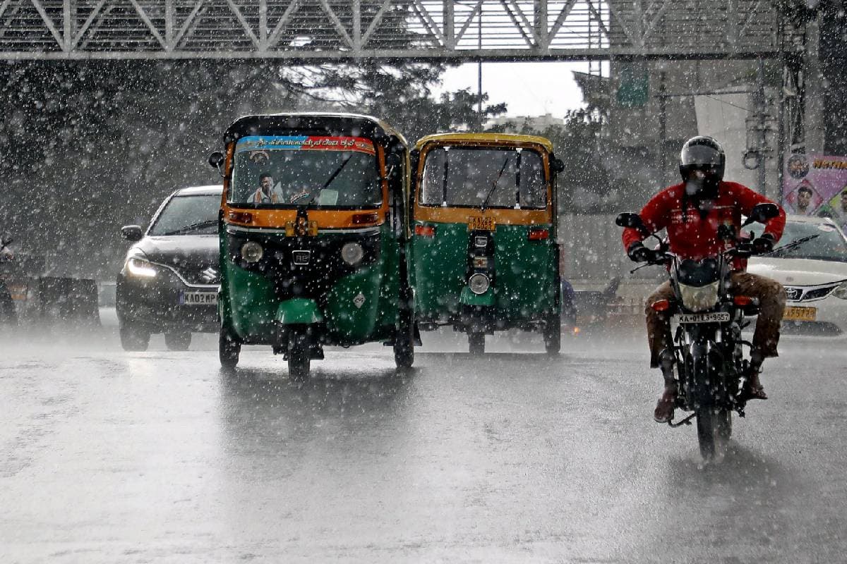 Kal Ka Mausam : बंगाल की खाड़ी में कम दबाव का क्षेत्र, यहां भारी बारिश का अलर्ट