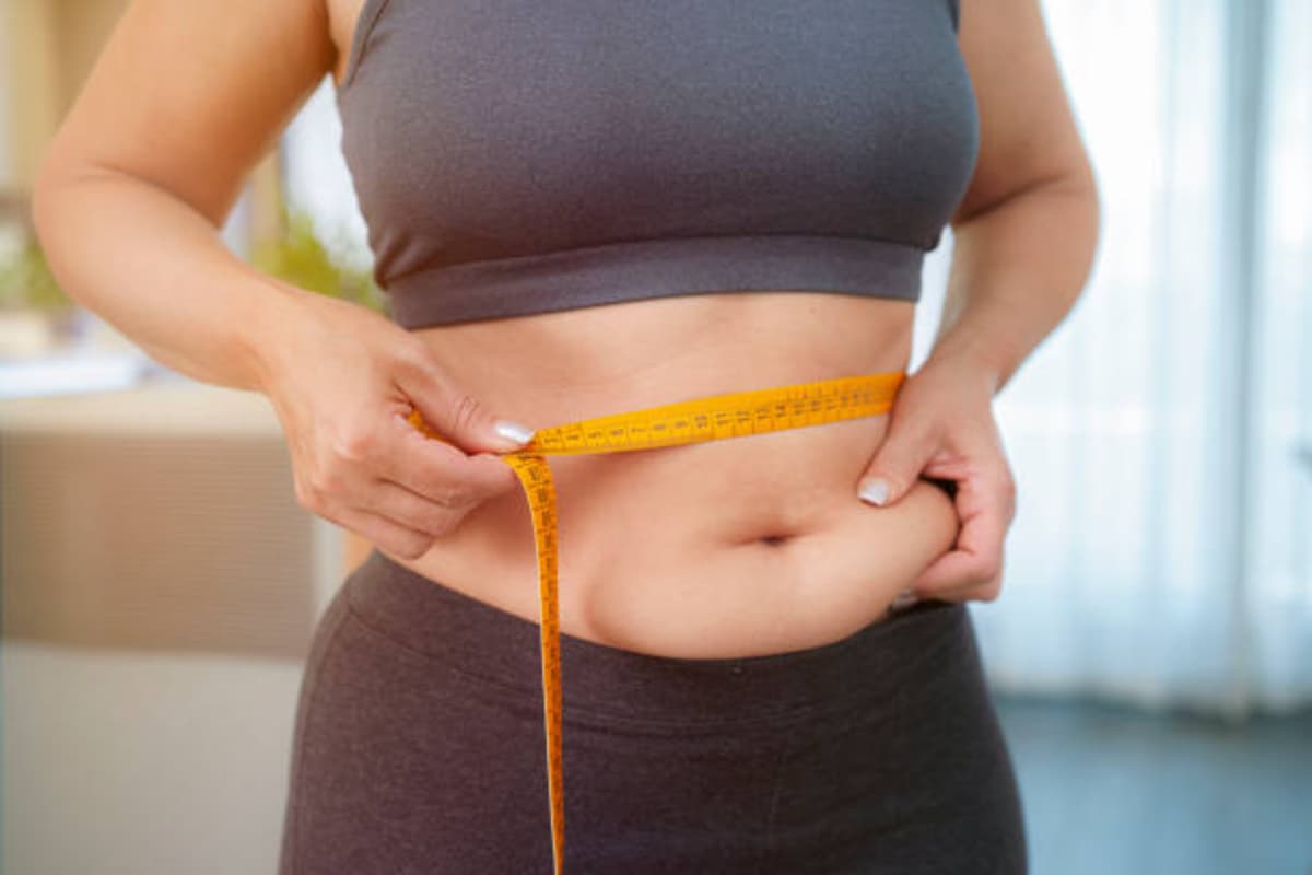 Weight Loss Tips: इस चाय से करें मोटापे को गुड बाय, एक हफ्ते में घटाए 5 किलो वजन और पहने XL से M के कपड़े