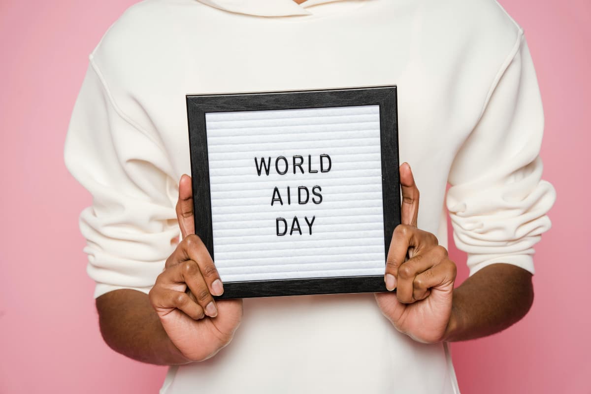 World Aids Day 2024: एड्स होने पर दिखने लगते हैं ये लक्षण, समय पर ट्रीटमेंट हो इसलिए जानना जरूरी