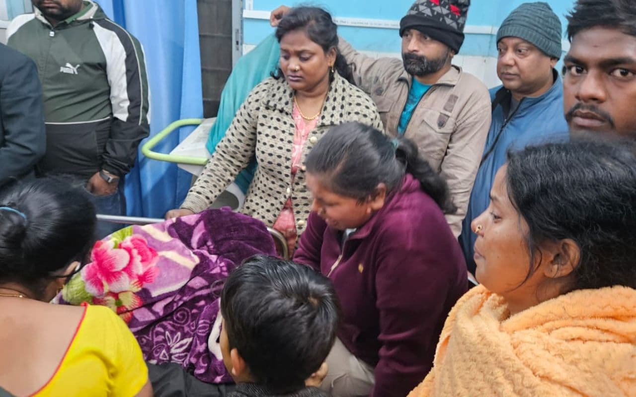 Bihar News: किशनगंज में ताश खेलने के दौरान पुरानी दीवार गिरी, तीन लोगों की दर्दनाक मौत