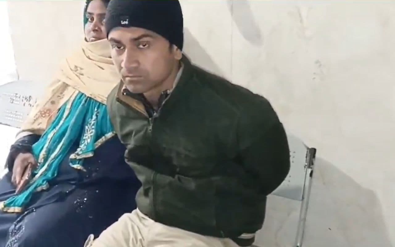 Bettiah में दूसरी लड़की के चक्कर में पत्नी पर पेट्रोल छिड़ककर जलाया, पीड़िता के मायके वालों ने हाथ पैर बांधकर…