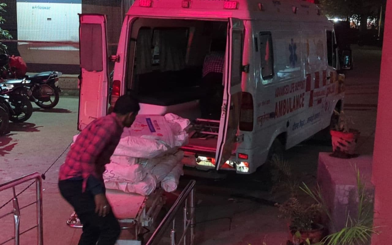 Bihar News: आरा सदर अस्पताल में एम्बुलेंस से ढोया जा रहा सामान! वीडियो वायरल, डीएम ने दिए जांच के आदेश