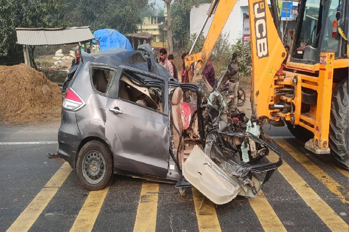 दरभंगा-मुजफ्फरपुर फोरलेन पर ट्रक-कार में टक्कर, एक ही परिवार के 5 जख्मी, महिला की मौत