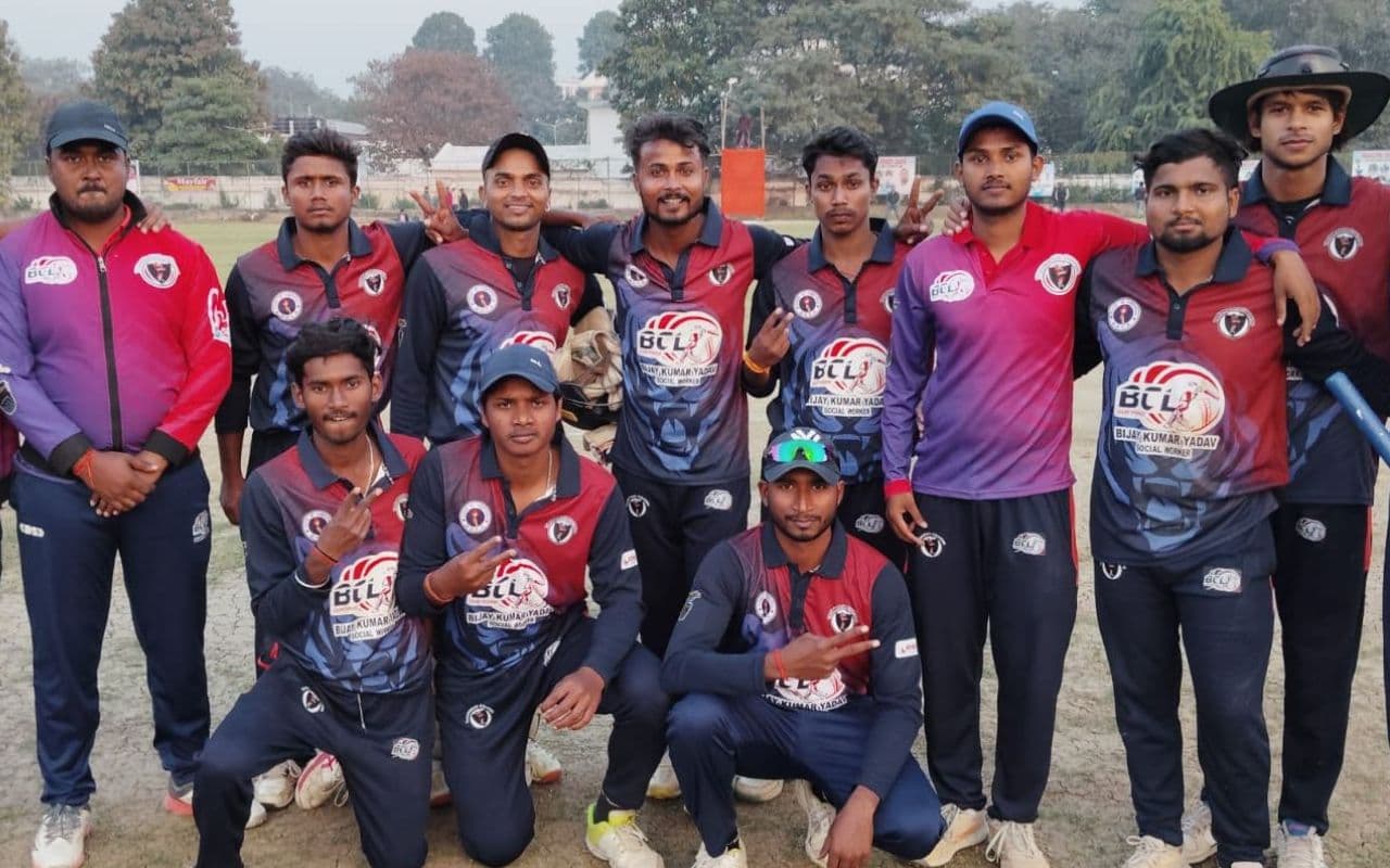 Cricket: भागलपुर के सैंडिस कंपाउंड स्टेडियम में क्रिकेट का रोमांचक मुकाबला, गेंदबाजों ने टीम को दिलायी जीत