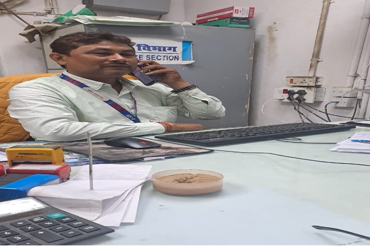 Bihar News: दरभंगा के एसबीआई कर्मी का सीतामढ़ी में मिला शव, मौत को लेकर हो रही कई चर्चा