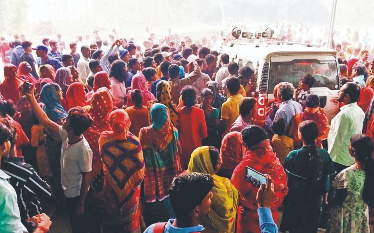 Bihar Crime News: जीत का जश्न मना रहे लोगों को विरोधी पक्ष ने ट्रैक्टर से रौंदा, मौत के बाद मचा कोहराम