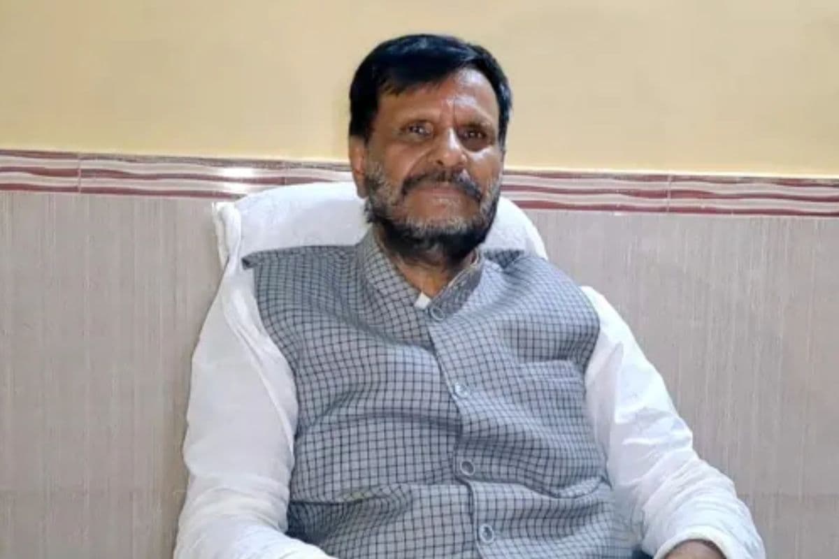 BJP के पूर्व विधायक बांग्लादेशी हिंदुओं को देंगे 15 एकड़ जमीन, PM मोदी से की ये मांग BJP के पूर्व विधायक बांग्लादेशी हिंदुओं को देंगे 15 एकड़ जमीन, PM मोदी से की ये मांग