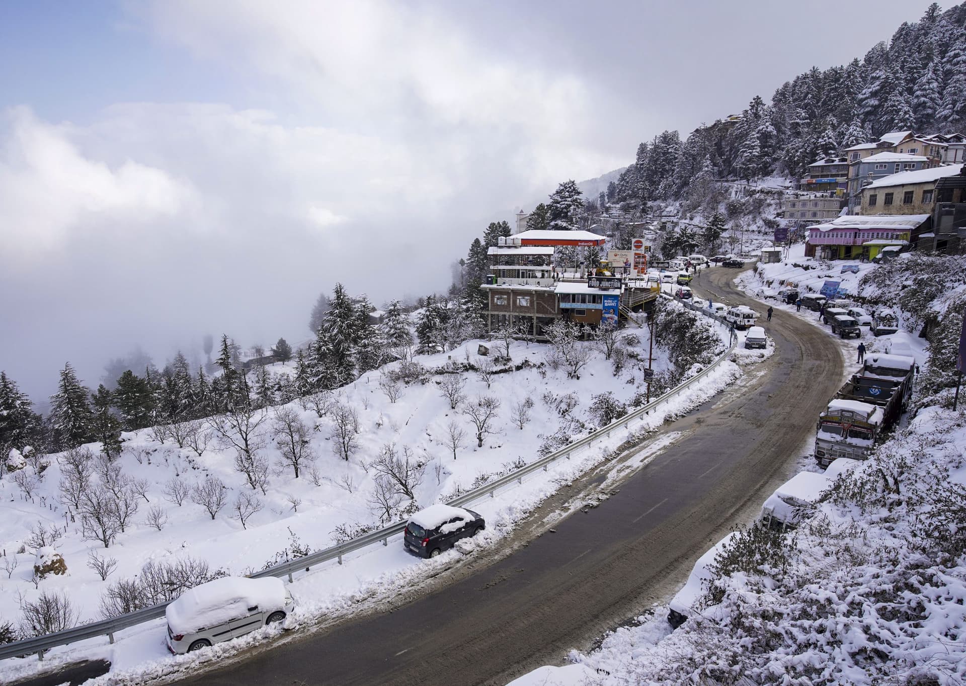 Weather Report: क्रिसमस से पहले भीषण ठंड, कोहरा और बारिश का अलर्ट, शीतलहर से बढ़ेगी परेशानी
