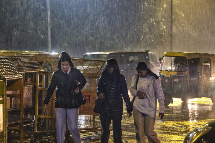 Weather Forecast: पश्चिमी विक्षोभ का असर, 24 से 27 दिसंबर तक बदलेगा मौसम, दिल्ली समेत इन राज्यों में बारिश