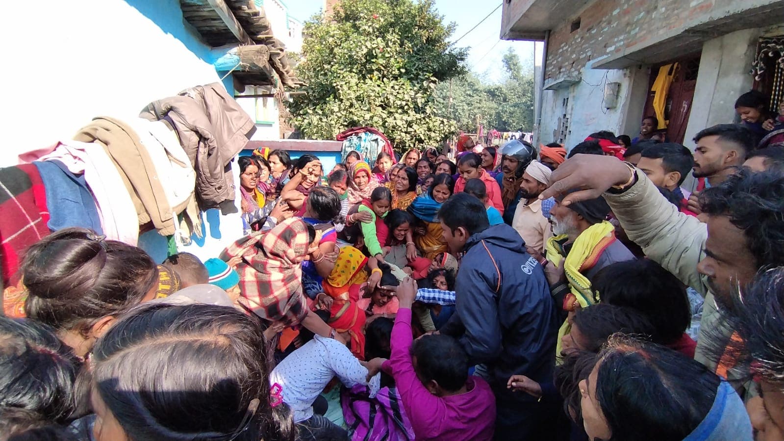 मधुबनी के सड़क हादसे में मोतिहारी के दो लोगों की मौत, बेटे का शव पहुंचते ही पिता ने भी तोड़ दिया दम