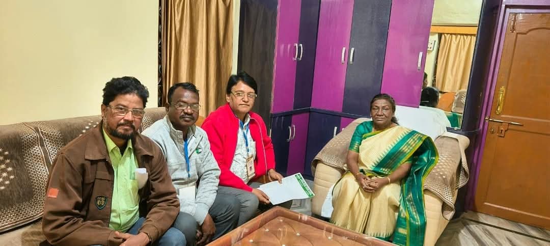 Jharkhand News : राष्ट्रपति द्रौपदी मुर्मू से असम में बसे आदिवासियों को एसटी सूची में शामिल करने की मांग