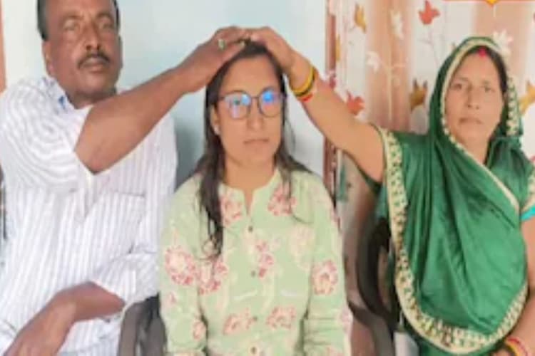 BPSC: बच्चों को पढ़ाने के लिए पिता ने बेच दी पुश्तैनी जमीन, बेटी पहले ही अटेंप्ट में बनीं अफसर