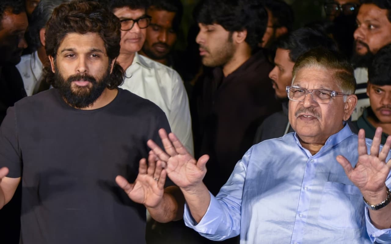 Allu Arjun के पिता ने घर पर हुई पत्थरबाजी को लेकर किया रिएक्ट, कहा- संयम बरतने का समय है