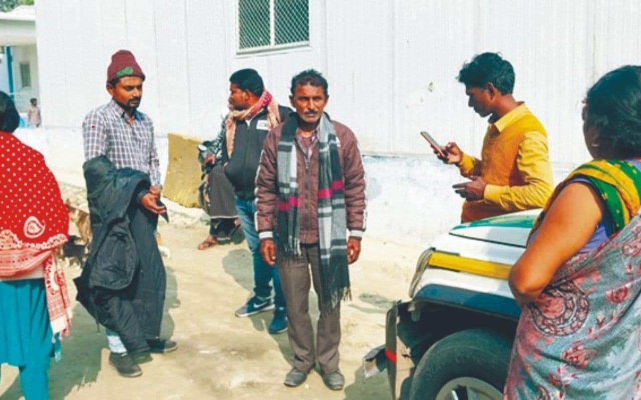 Crime News: अवैध संबंध का विरोध करने पर पति ने पत्नी को जिंदा जलाया, चार के खिलाफ प्राथमिकी दर्ज