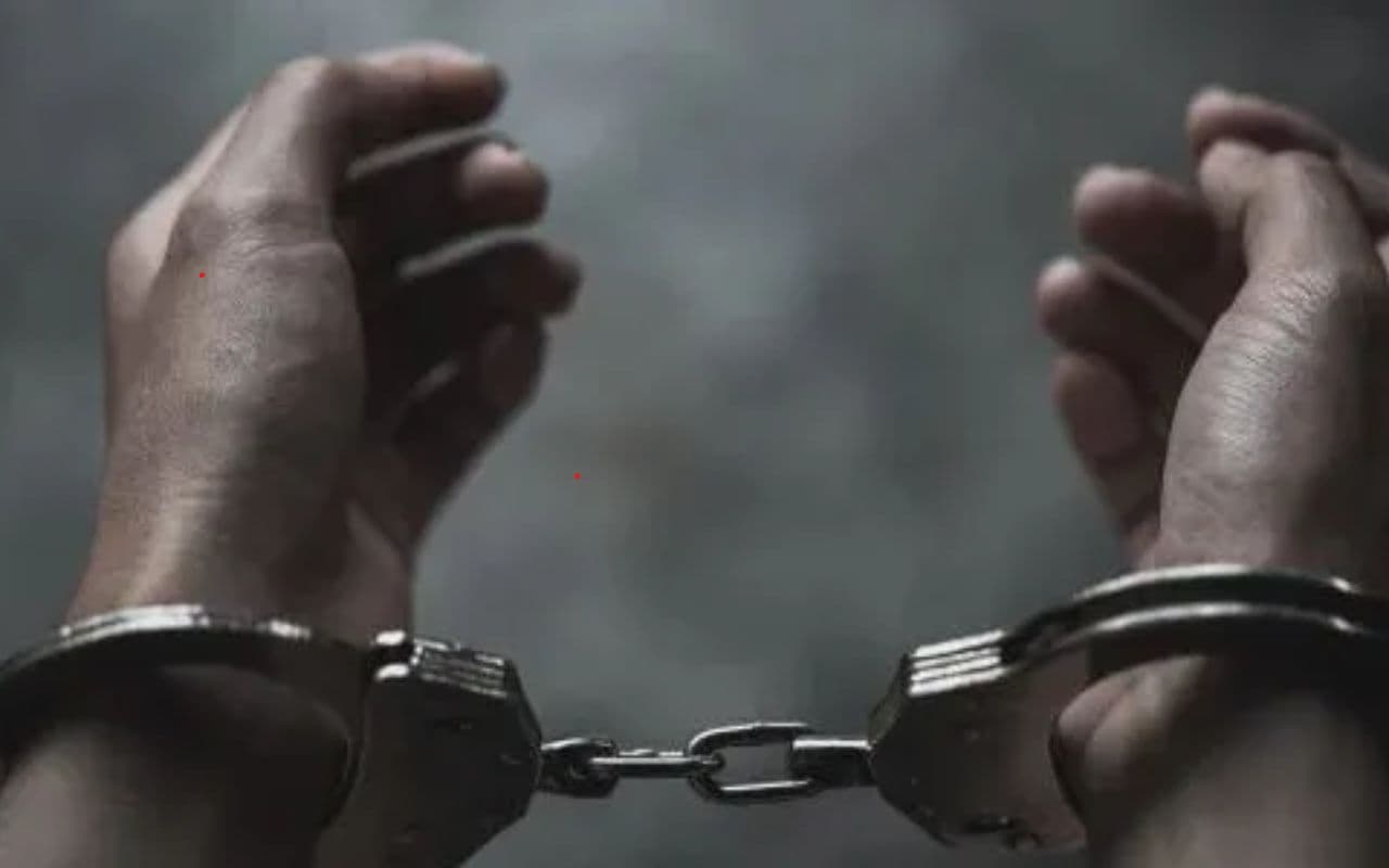 Gaya News: गया में घूसखोर बीडीओ रंगे हाथ गिरफ्तार, 70 हजार रुपया लेते हुए अन्वेषण ब्यूरो ने दबोचा