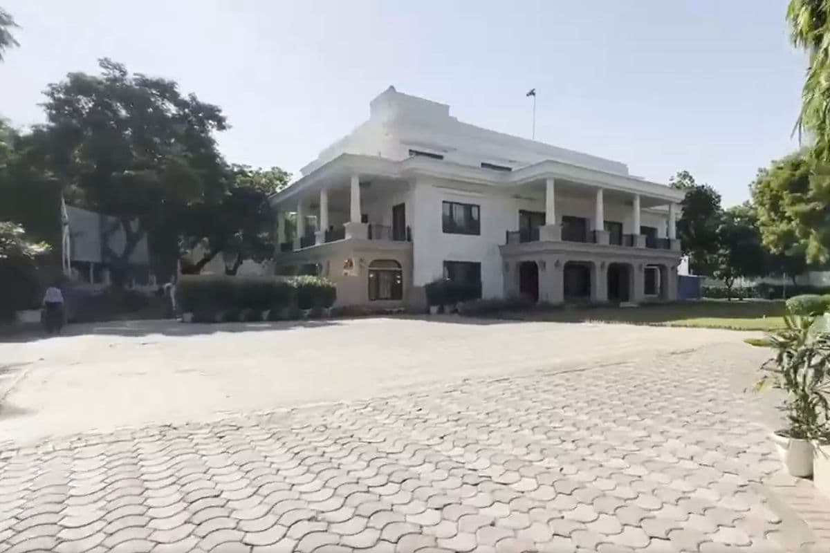 Arvind Kejriwal के 'शीशमहल' का VIDEO शेयर कर BJP ने बोला हमला, खूबसूरती 7 स्टार रिजॉर्ट से कम नहीं