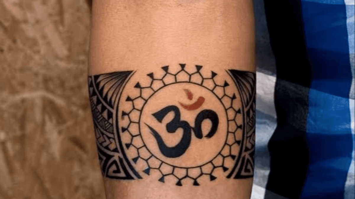 Astrology Tips For Religious Tattoo: शरीर में भगवान का टैटू बनवाना सही है या नहीं, प्रेमानंद महाराज से जानें