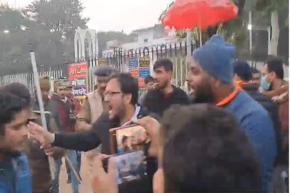 पटना में बीपीएससी अभ्यर्थियों पर लाठीचार्ज, कई जख्मी, देखिए वीडियो