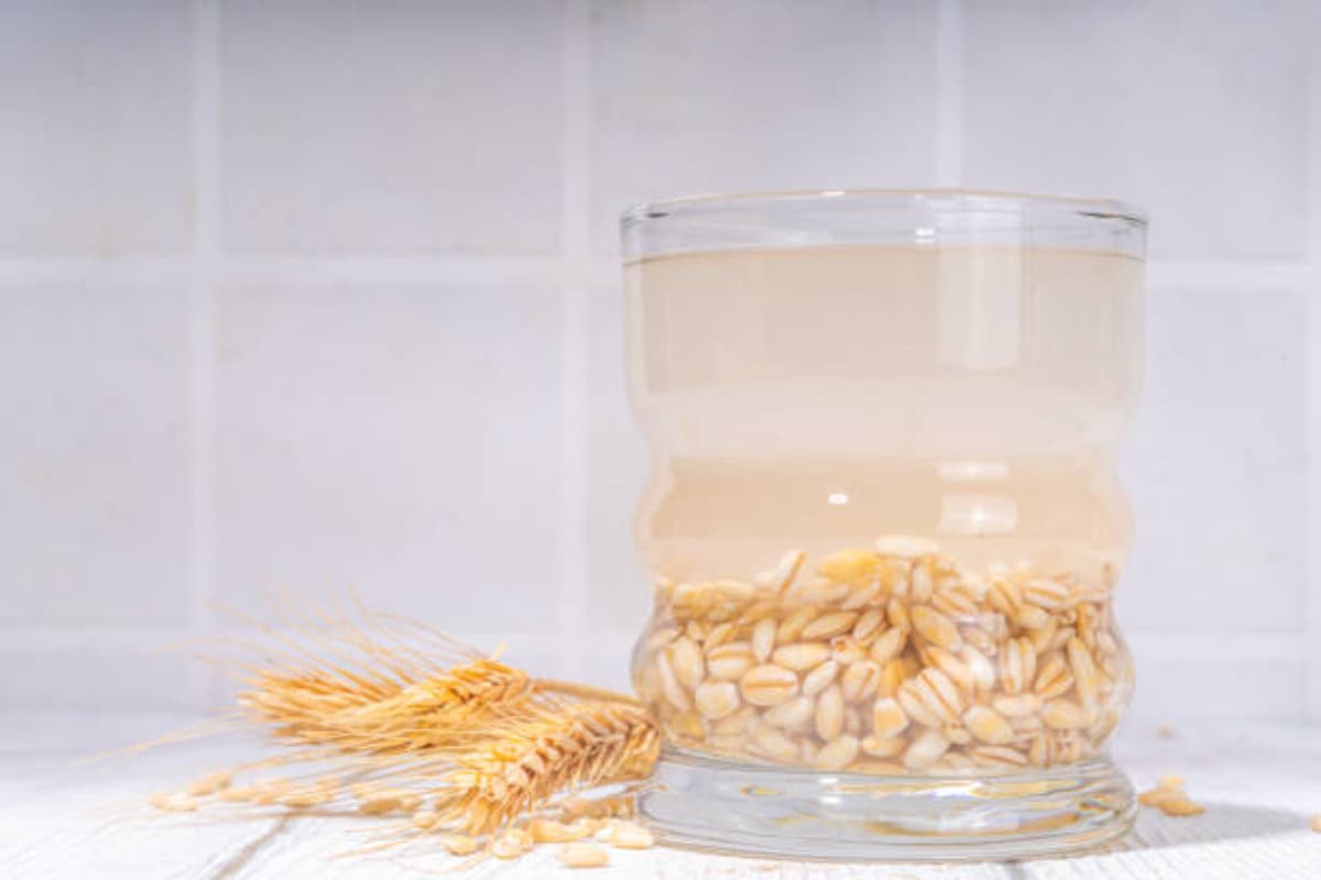 Barley Water Benefits: सुबह खाली पेट इस खास चीज का पिएं पानी, कोसो दूर रहेगी बीमारियां