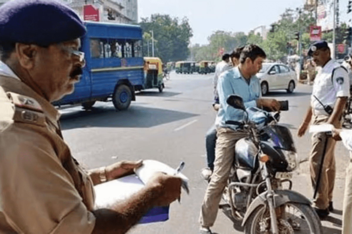 Bihar News: सुबह-सुबह एक्शन में पटना पुलिस, ऑन द स्पॉट वाहन चालकों का काटा जा रहा चालान