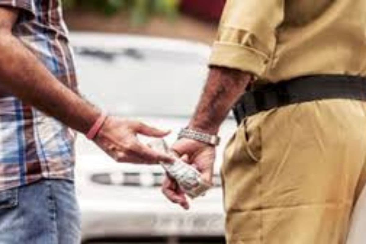 पटना में पुलिस पर अवैध वसूली का दाग, दरोगा सहित चार पुलिसकर्मी हुए निलंबित