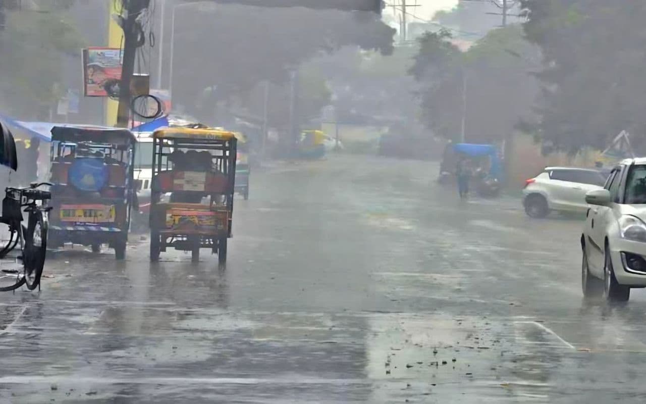 Bihar Weather: कंपकपाती ठंड के बीच बिहार के 6 जिलों में अगले 48 घंटे बारिश और वज्रपात का अलर्ट, जानें IMD का अपडेट