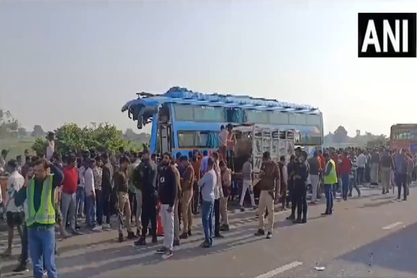 Big Accident In UP: कन्नौज में बस और टैंकर की भिड़ंत में आठ लोगों की ...