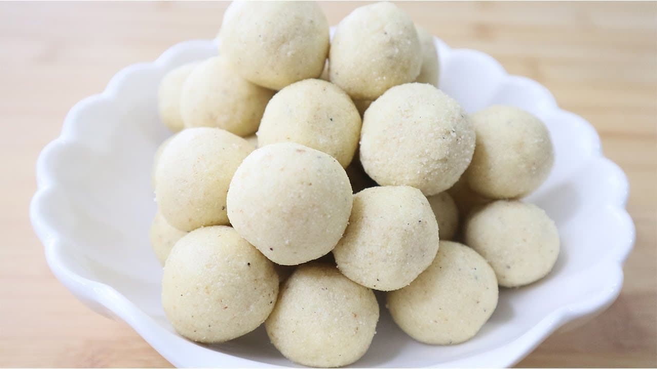 Christmas Special Recipe : इस क्रिसमस आप भी घर पर ट्राई करें ये क्रिसमस स्पेशल लड्डू, जानें विधि