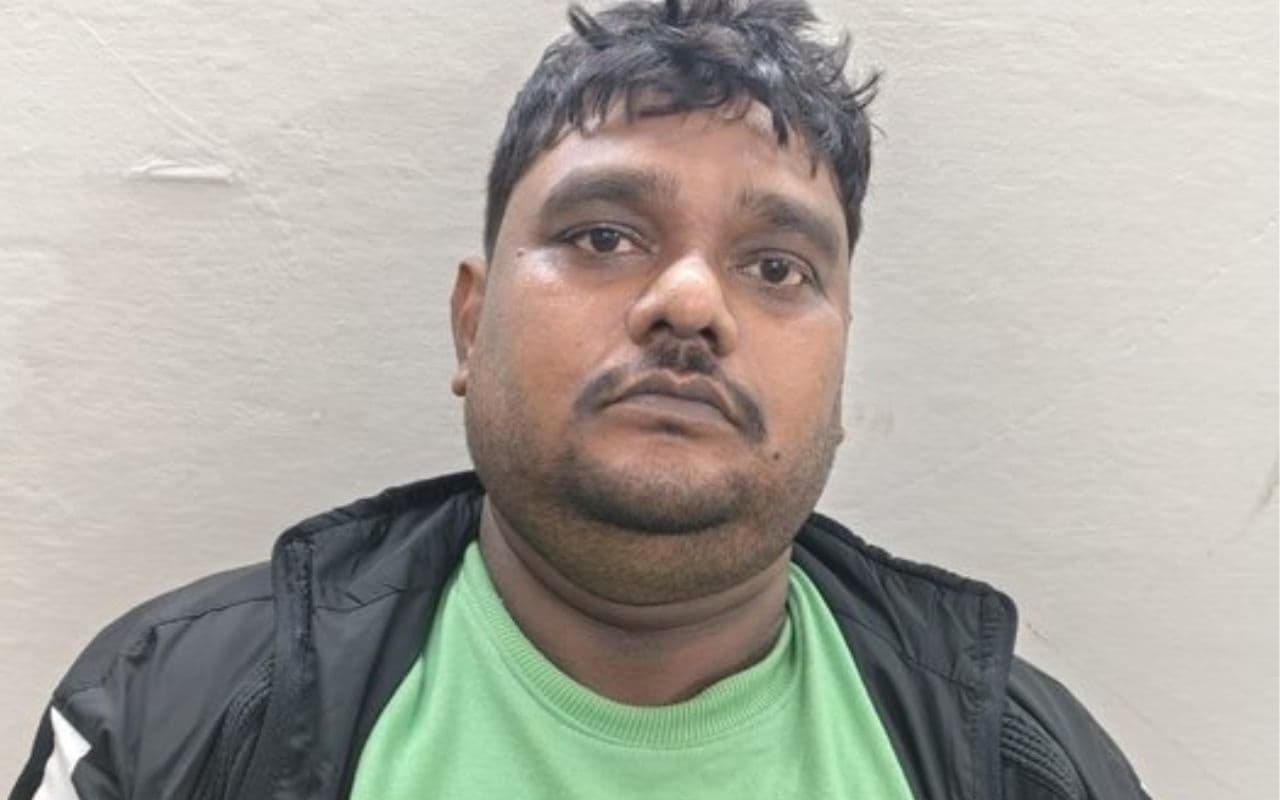 Bihar-UP STF ने एक लाख के इनामी बदमाश धर्मवीर यादव को किया गिरफ्तार, 2017 में हुआ था फरार