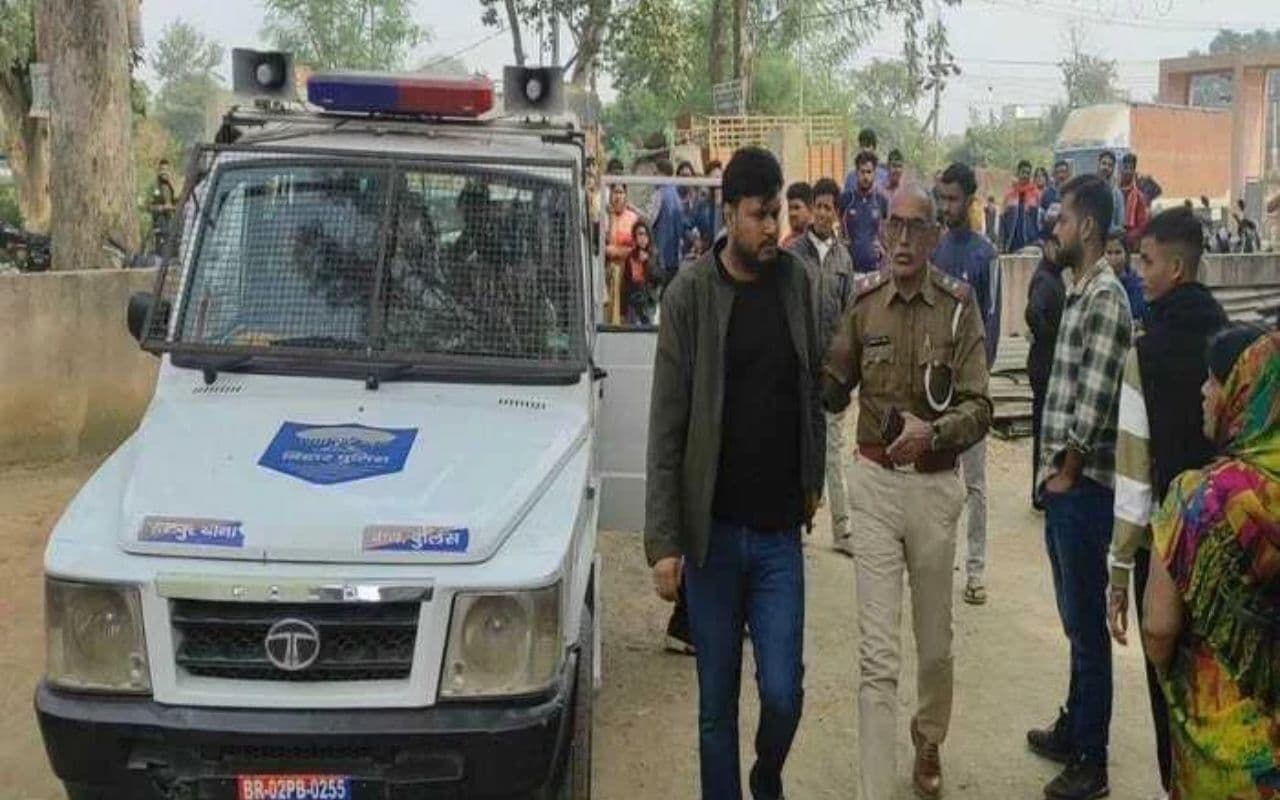 Gaya News: गया में कॉल सेंटर की आड़ में चलता था बड़ा खेल, पुलिस ने 35 युवक-युवतियों को हिरासत में लिया