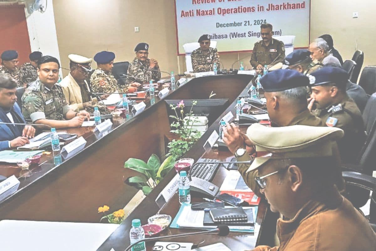 Naxal News: डीजीपी अनुराग गुप्ता का दावा, तीन महीने में झारखंड से नक्सलियों का होगा सफाया