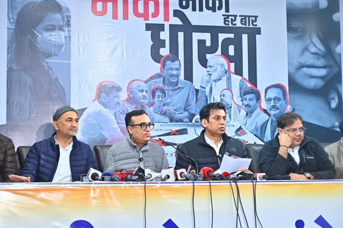 Delhi Election 2025: कांग्रेस की एक भूल और दिल्ली से खत्म हो गई पार्टी, क्या है पूरी कहानी