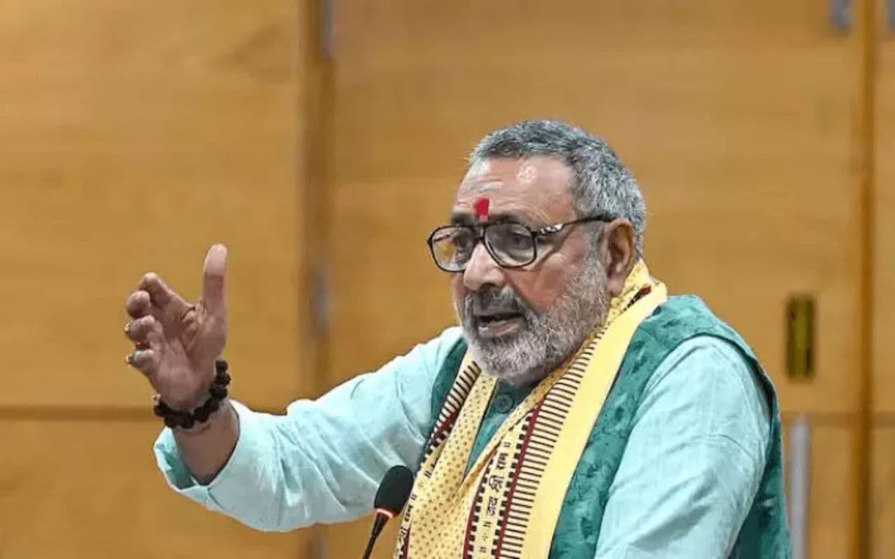 Giriraj Singh: बांग्लादेशी और रोहिंग्या भारत में घुसने के बाद सबसे पहले करते हैं यह काम, बीजेपी एमपी का बड़ा दावा