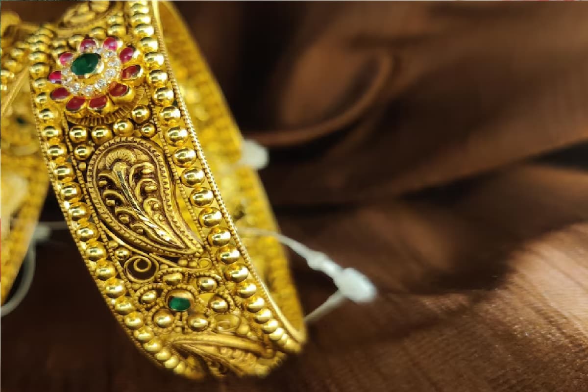 सोना 200 रुपये सस्ता, चांदी में 500 रुपये की उछाल