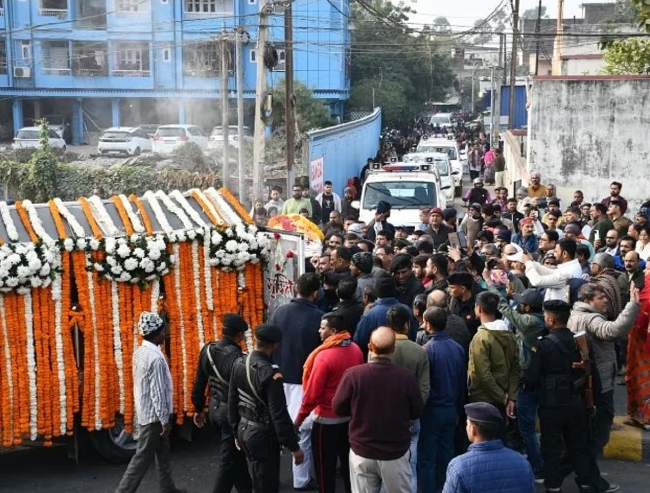 Photo: अंतिम यात्रा पर निकले आचार्य किशोर कुणाल, इन रास्तों से जायेंगे कोनहरा घाट