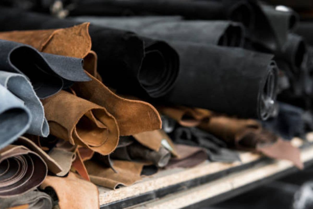 Real vs Fake Leather: इस तरह करें असली-नकली लेदर की पहचान, जानें