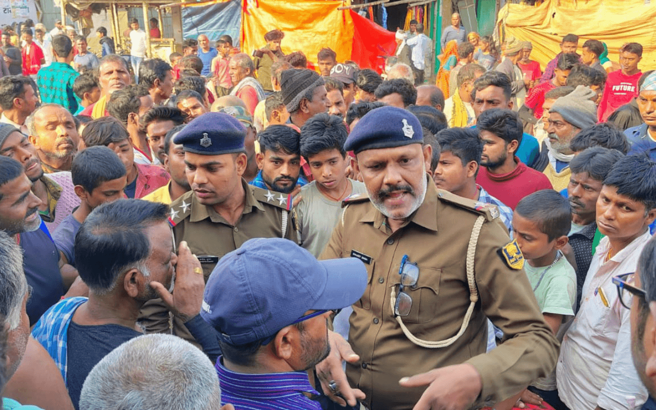 Bihar Crime: एक दोस्त ने दूसरे दोस्त की चाकू गोद कर दी हत्या, परिवार पर टूटा दुखों का पहाड़