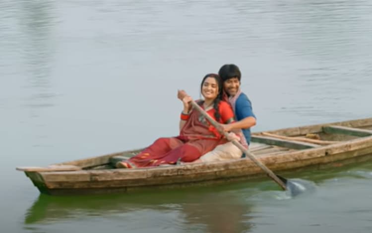 Maroon Color Sadiya: कम नहीं हो रहा निरहुआ-आम्रपाली दुबे के इस गाने का क्रेज, VIDEO देख बढ़ जाएगी दिल की धड़कन