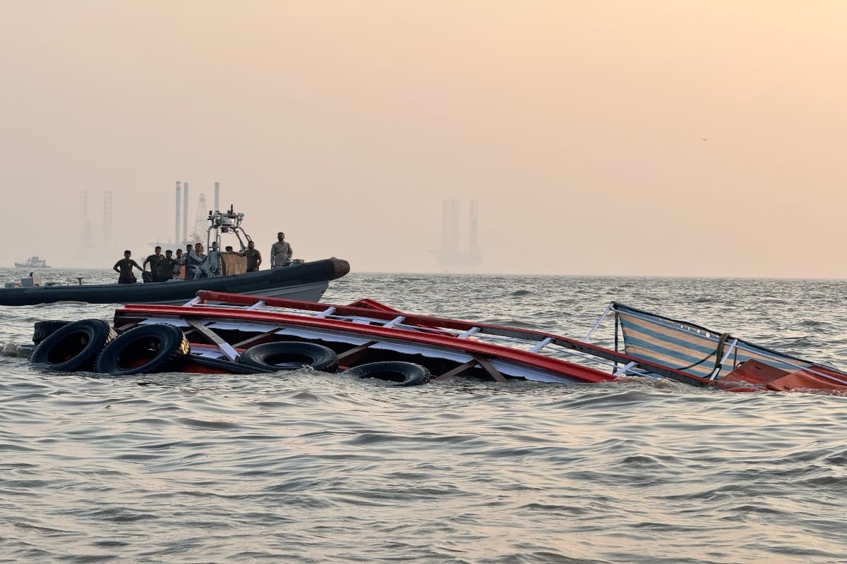 Mumbai Boat Accident: मुंबई में बड़ा हादसा, यात्री जहाज और नौसेना की नाव में टक्कर, 13 लोगों की मौत