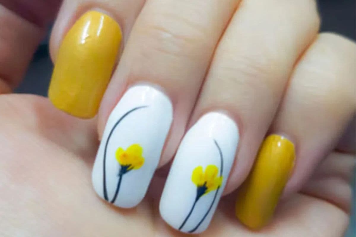 Nail Care Tips: क्या झट टूट जाते हैं आपके नाखून, तो फट से अपनाएं यह नुस्खा
