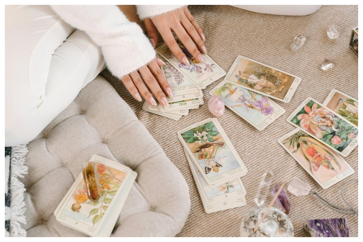 Name Astrology: अपने पतियों को खूब इशारों पर नचाती हैं इन नामों की लड़कियां, जानें इनके बारे में