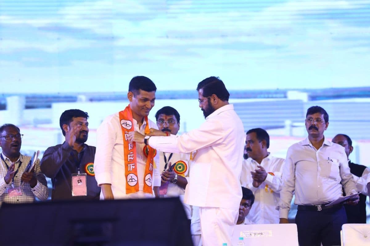 Narendra Bhondekar: शिवसेना में बगावत, मंत्री पद न मिलने से नाराज नरेंद्र भोंडेकर ने दिया इस्तीफा