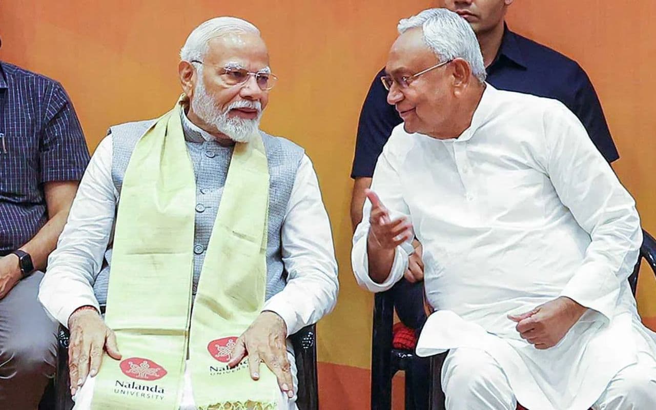 Delhi Election: рдиреАрддреАрд╢ рдХреБрдорд╛рд░ рдХреА рдирдЬрд░ рджрд┐рд▓реНрд▓реА рдкрд░, рдЫрд╣ рд╡рд┐рдзрд╛рдирд╕рднрд╛ рд╕реАрдЯреЛрдВ рдкрд░ рдЬрджрдпреВ рд▓рдбрд╝ рд╕рдХрддрд╛ рд╣реИрдВ рдЪреБрдирд╛рд╡