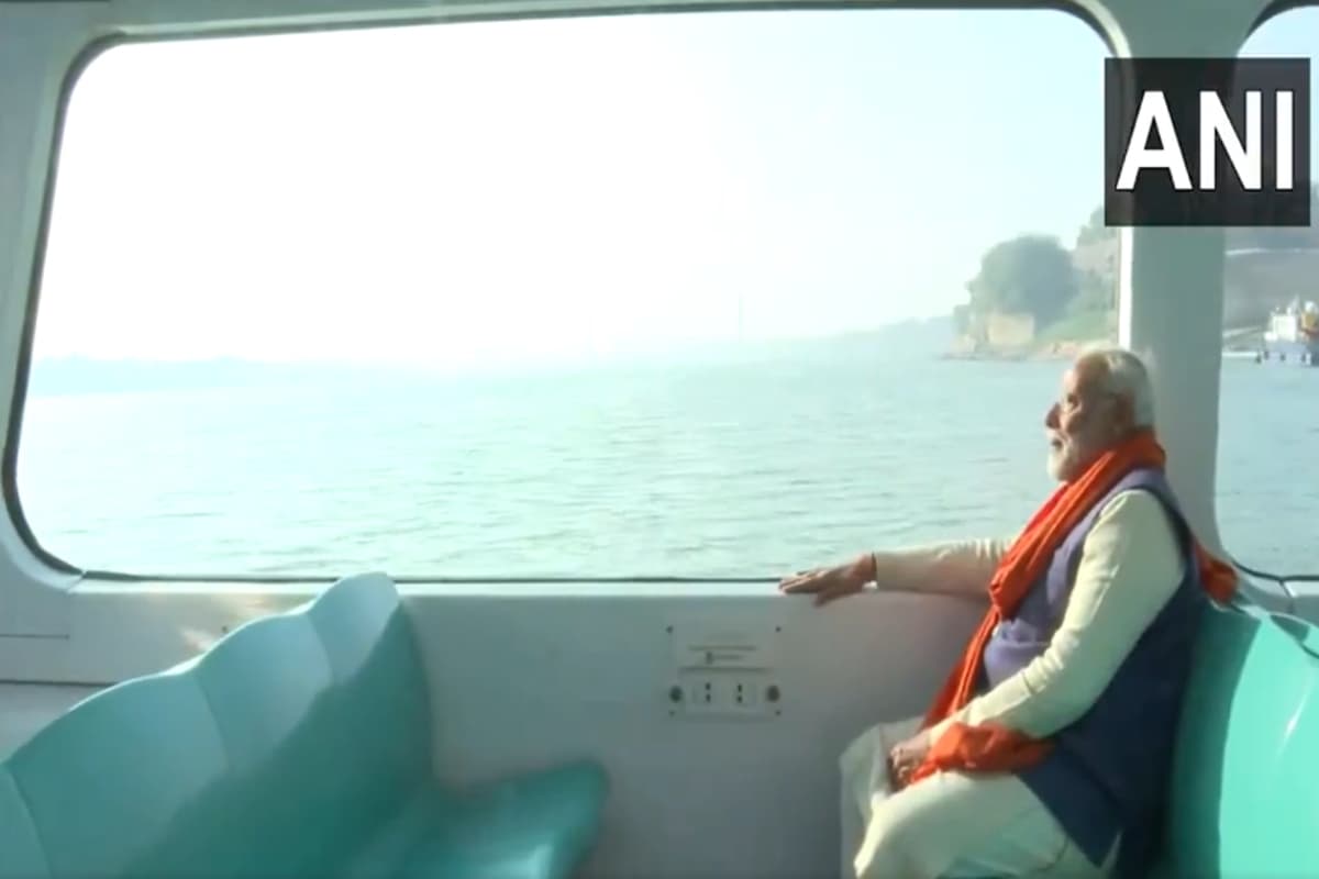 Mahakumbh 2025: पीएम मोदी ने की क्रूज की सवारी, प्रयागराज दौरे में साधु-संतों से लिया आशीर्वाद, देखें वीडियो