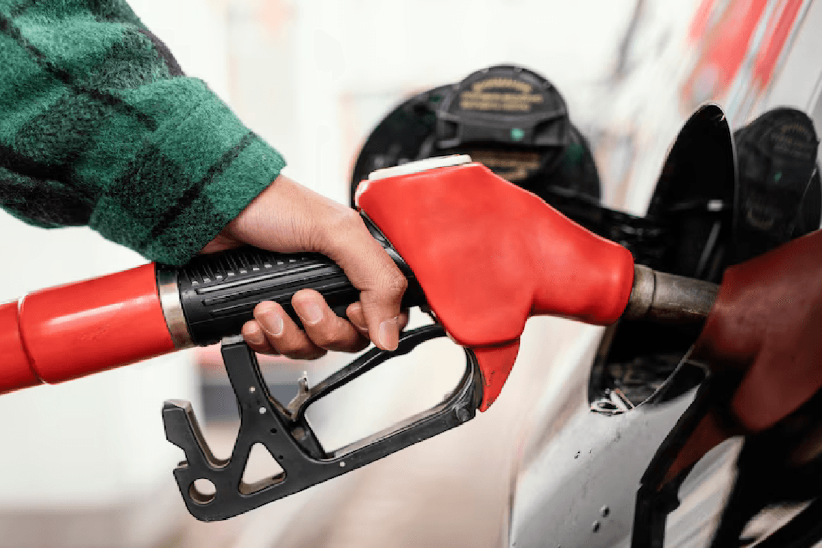 Petrol Diesel Price: पेट्रोल-डीजल की कीमतें जारी, जानें अपने शहर का ताजा भाव