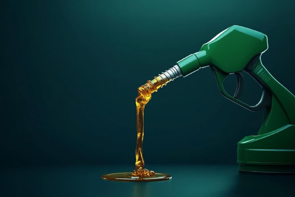 Petrol Diesel Price: पेट्रोल-डीजल की कीमतों में कहीं उछाल तो कहीं गिरावट, जानें बिहार-झारखंड और यूपी के प्रमुख शहरों के भाव
