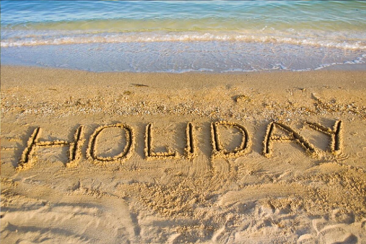 साल 2025 के लिए जारी हो गई सार्वजनिक अवकाशों की सूची, जानें कितने दिन रहेंगी छुट्टियां