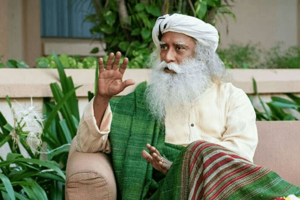 Sadhguru Tips for Better Sleep: बेहतर नींद के लिए अपनाएं ये आदत